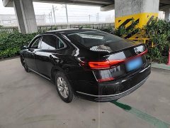 Volkswagen Passat Outstanding Edition 280TSI Business Version - ფოტო 5