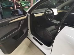 Tesla Model Y Standard Range RWD - ფოტო 16