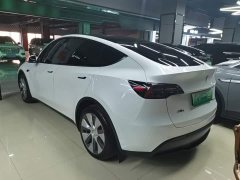 Tesla Model Y Standard Range RWD - ფოტო 5
