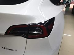 Tesla Model Y Standard Range RWD - ფოტო 8