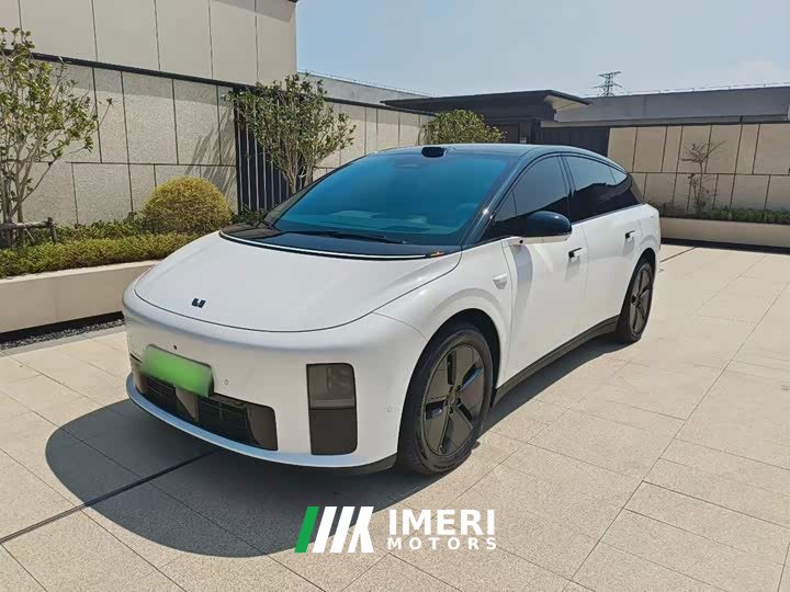 Li Auto i6 2025 Two-Wheel Drive Standard - ავტომობილი ჩინეთიდან