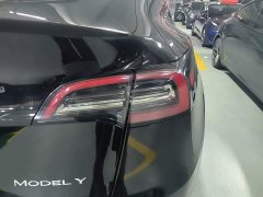 Tesla Model Y Long Range All-Wheel Drive 3D7 - ფოტო 8
