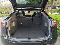 Tesla Model Y Rear-Wheel Drive - ფოტო 19