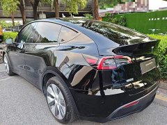Tesla Model Y Rear-Wheel Drive - ფოტო 5