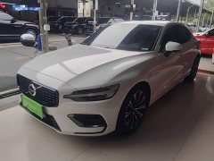 Volvo S60 B4 Smart Luxury Edition - ფოტო 1