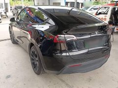 Tesla Model Y Standard Range RWD - ფოტო 5