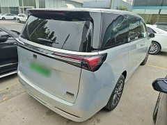 Buick GL8 New Energy Lusang Respect Edition - ფოტო 7
