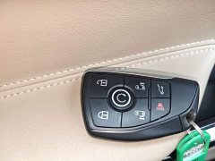 Buick GL8 New Energy Lusang Respect Edition - ფოტო 9