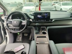Toyota Gravia 2.5L Hybrid Comfort Edition - ფოტო 10