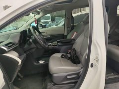 Toyota Gravia 2.5L Hybrid Comfort Edition - ფოტო 15