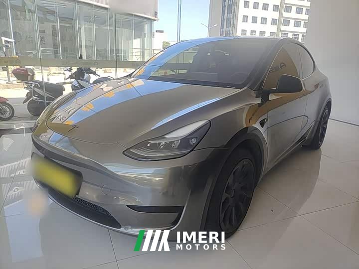 Tesla Model Y Facelift Rear-Wheel Drive