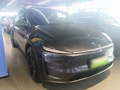 Tesla Model Y Rear-Wheel Drive - ფოტო 4