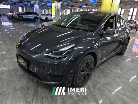 2024 Tesla Model Y Rear-Wheel Drive