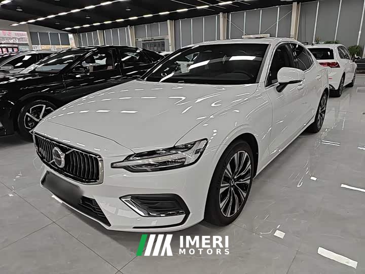 Volvo S60 B4 Smart Luxury Edition - ავტომობილი ჩინეთიდან