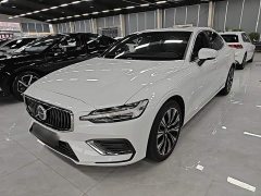 Volvo S60 B4 Smart Luxury Edition - ფოტო 1