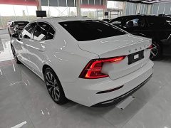 Volvo S60 B4 Smart Luxury Edition - ფოტო 5