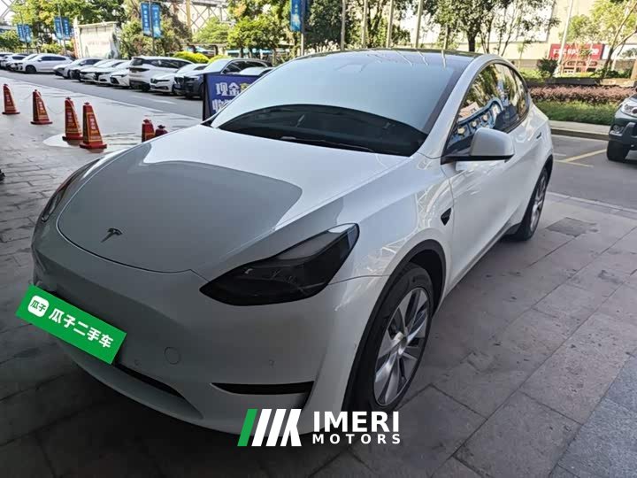 Tesla Model Y Facelift Rear-Wheel Drive