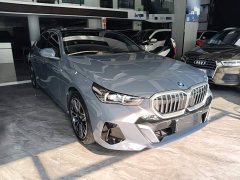 BMW 5 Series 530Li Premier M Sport Package - ფოტო 4