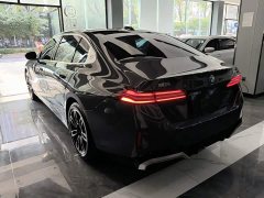 BMW 5 Series 530Li Premier M Sport Package - ფოტო 5