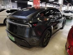 Tesla Model Y Rear-Wheel Drive - ფოტო 7