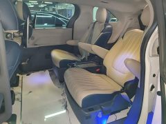 Toyota Sienna 2.5L Hybrid Comfort Edition - ფოტო 17