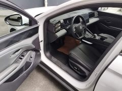 BYD Qin L DM-i Smart Drive Edition 120KM Superior - ფოტო 16