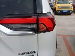 Toyota RAV4 Hybrid 2.5L E-CVT FWD Elite - ფოტო 8