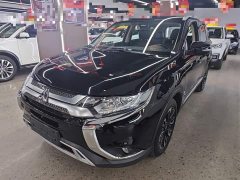 Mitsubishi Outlander 2020 2.0L FWD Comfort 7-Seater - ფოტო 2