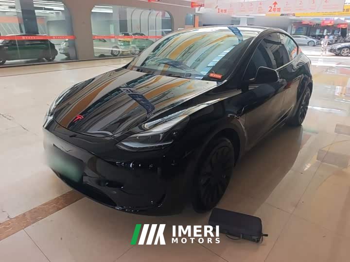 Tesla Model Y Facelift Rear-Wheel Drive