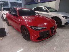 Alfa Romeo Giulia 2023 2.9T V6 520HP Quadrifoglio Edition - ფოტო 4