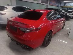 Alfa Romeo Giulia 2023 2.9T V6 520HP Quadrifoglio Edition - ფოტო 7