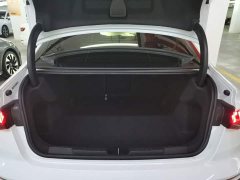 Audi A3 Facelift A3L Limousine 35 TFSI Fashion Sport - ფოტო 19