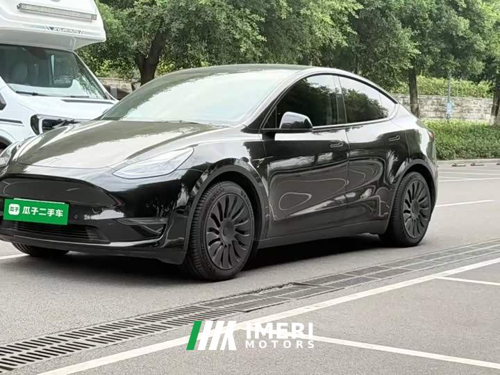 Tesla Model Y Standard Range RWD