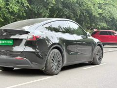 Tesla Model Y Standard Range RWD - ფოტო 7