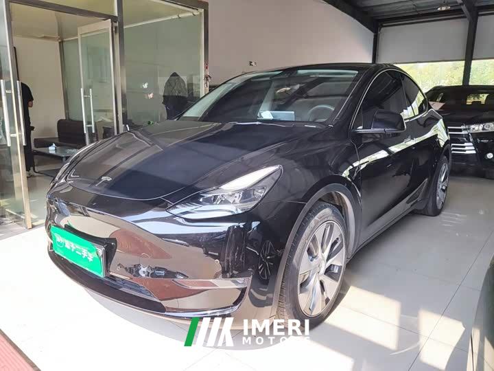 Tesla Model Y Standard Range RWD
