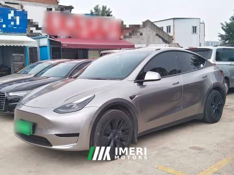 2024 Tesla Model Y Rear-Wheel Drive