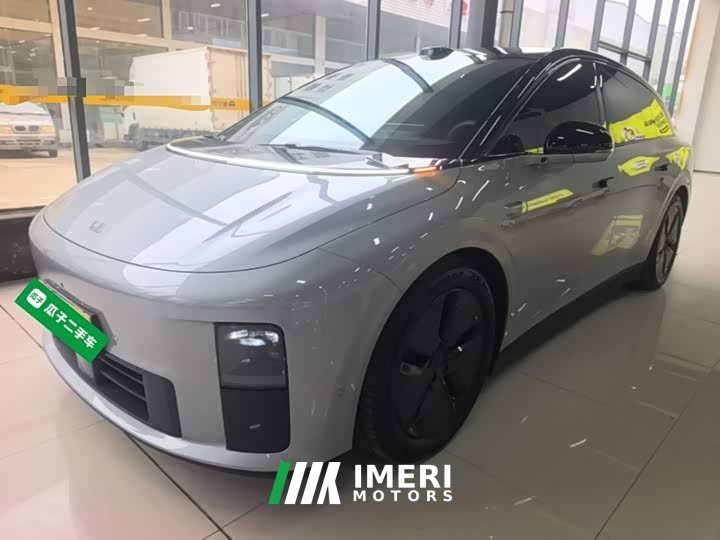 Li Auto i6 2025 Two-Wheel Drive Standard - ავტომობილი ჩინეთიდან