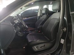 Volkswagen Passat 330TSI Luxury - ფოტო 15
