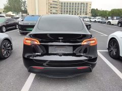 Tesla Model Y Standard Range RWD - ფოტო 6