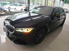 BMW 5 Series 525Li M Sport Package - ფოტო 1