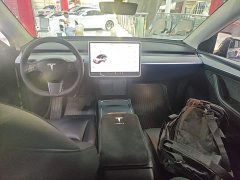 Tesla Model Y Rear-Wheel Drive - ფოტო 10