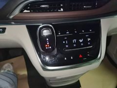 Buick GL8 Land Business Class 652T Luxury - ფოტო 14