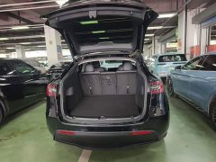 Tesla Model Y Long Range All-Wheel Drive - ფოტო 14