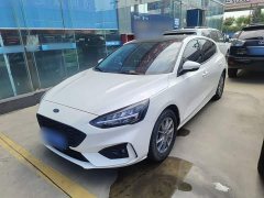 Ford Focus Hatchback EcoBoost 180 Automatic Trend - ფოტო 1