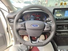 Ford Focus Hatchback EcoBoost 180 Automatic Trend - ფოტო 11
