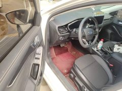 Ford Focus Hatchback EcoBoost 180 Automatic Trend - ფოტო 16