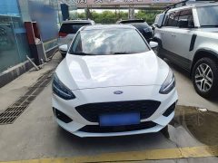 Ford Focus Hatchback EcoBoost 180 Automatic Trend - ფოტო 3