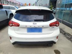 Ford Focus Hatchback EcoBoost 180 Automatic Trend - ფოტო 6