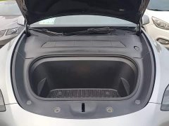 Tesla Model Y Long Range All-Wheel Drive - ფოტო 10