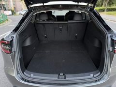 Tesla Model Y Long Range All-Wheel Drive - ფოტო 9
